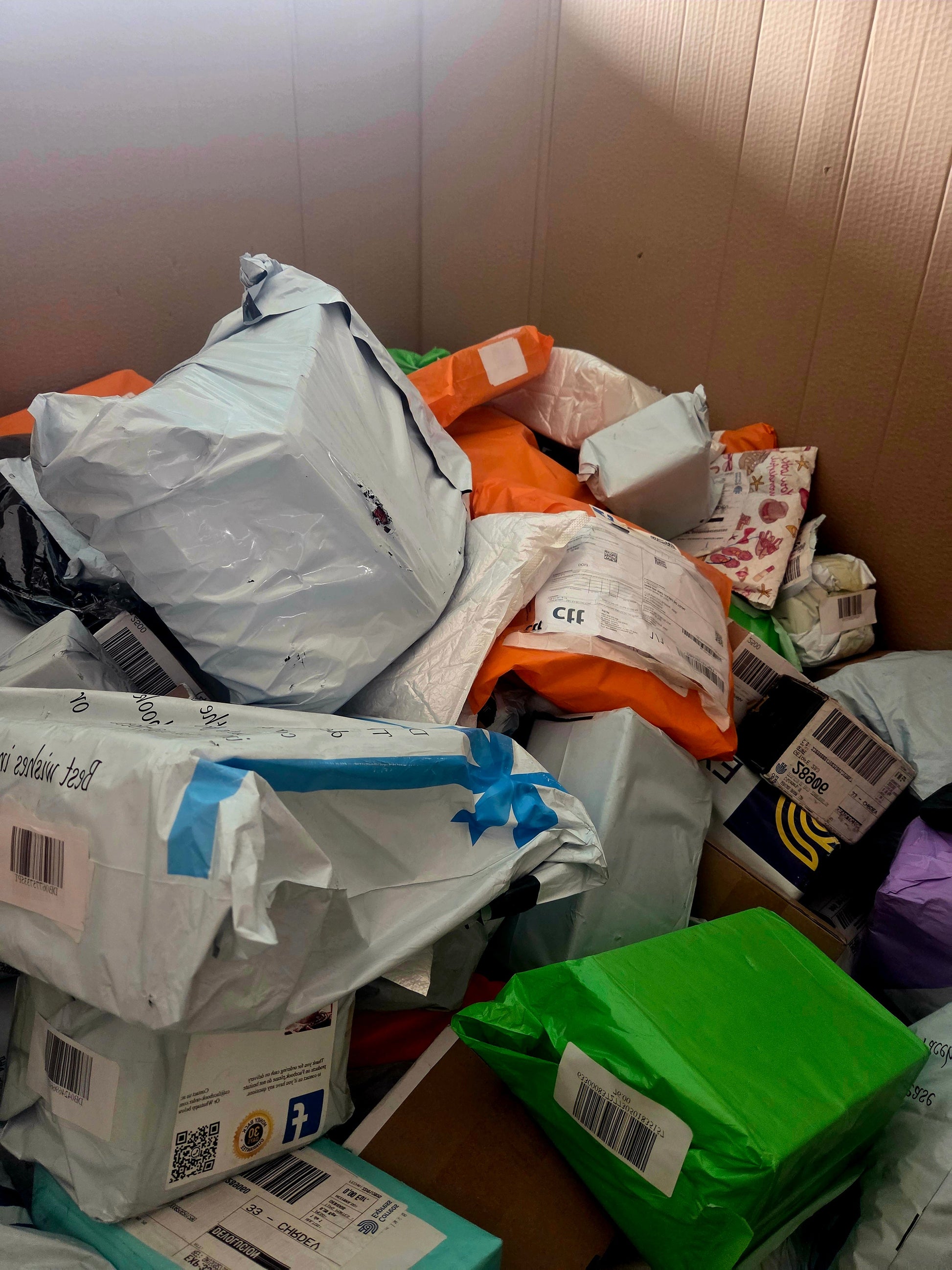 300 kg palet de paquetes perdidos